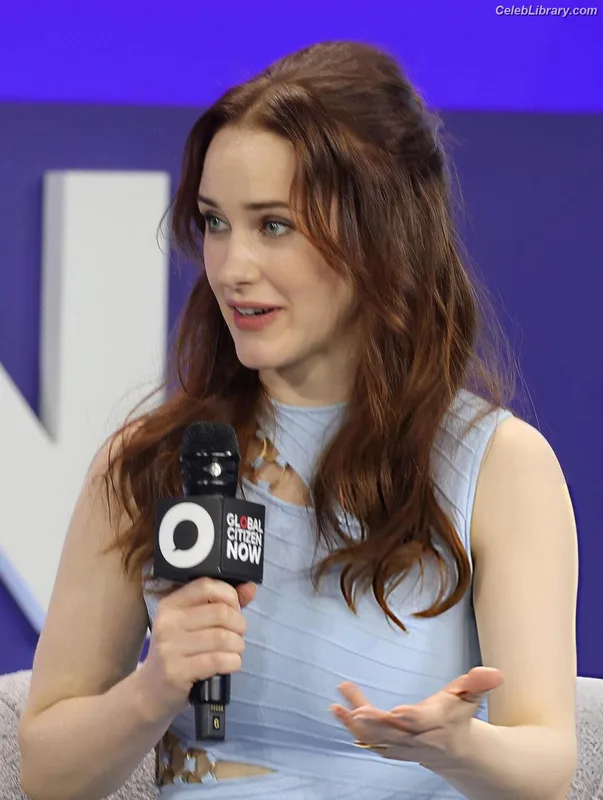 Rachel Brosnahan photo 1 of 1301
