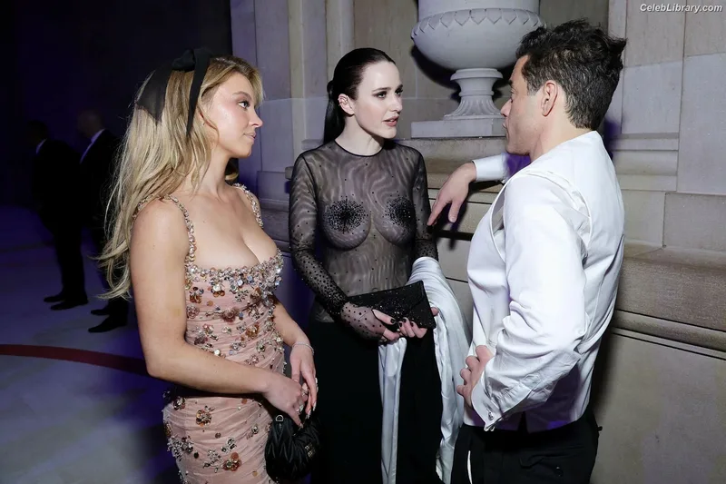 Rachel Brosnahan photo 21 of 1301