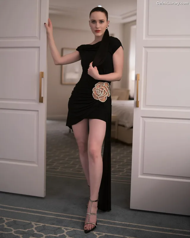 Rachel Brosnahan photo 16 of 1301