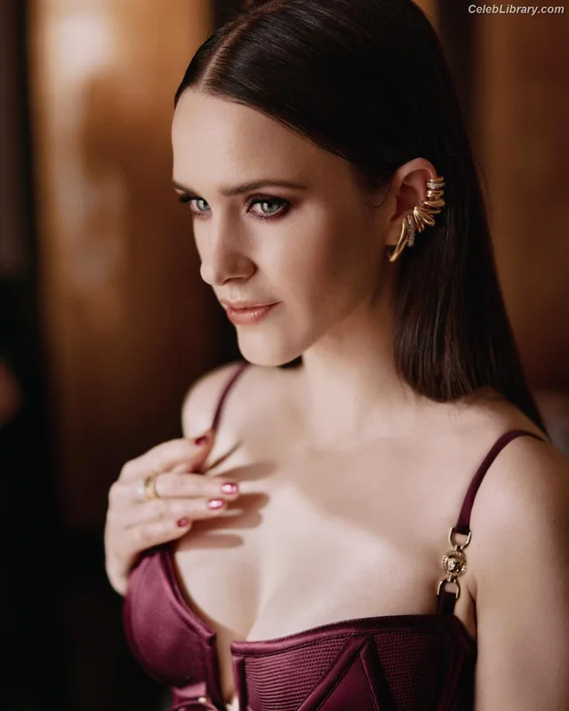 Rachel Brosnahan photo 19 of 1301