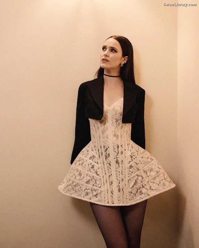 Rachel Brosnahan photo 1 of 1301