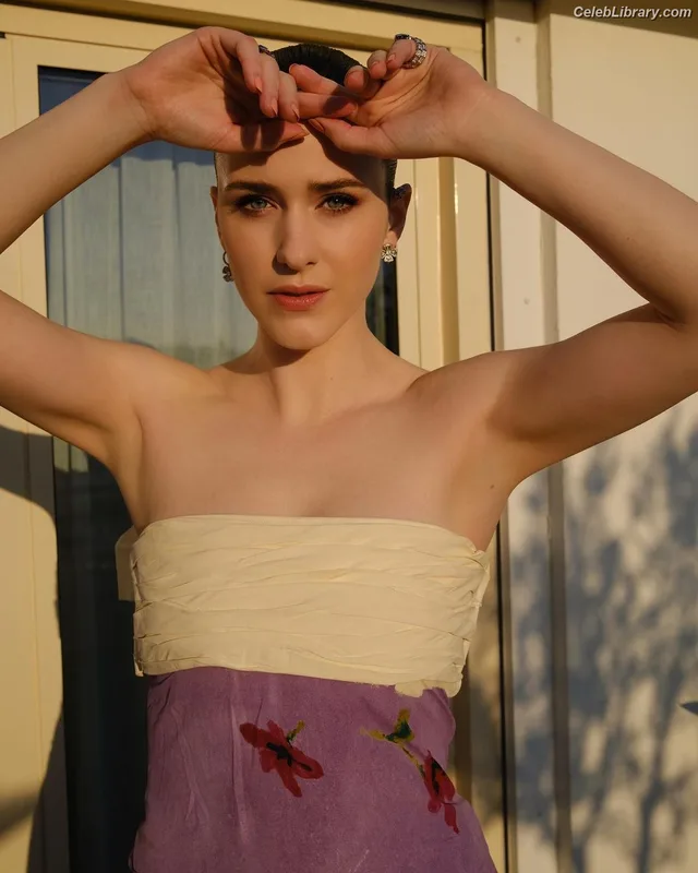 Rachel Brosnahan photo 7 of 1301