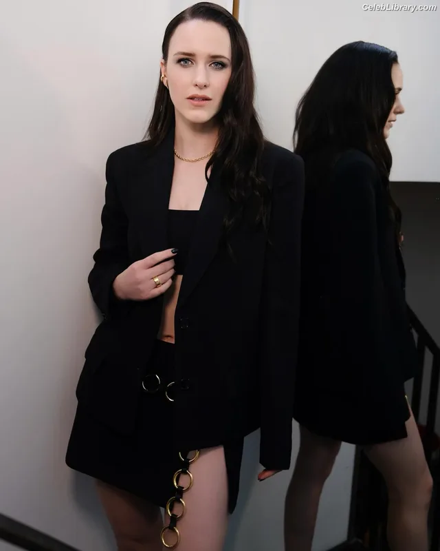 Rachel Brosnahan photo 15 of 1301