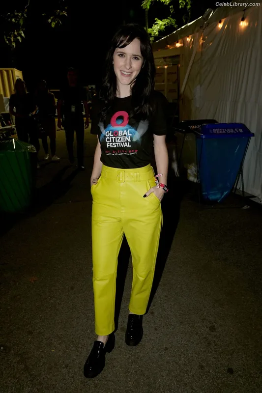 Rachel Brosnahan photo 10 of 1301