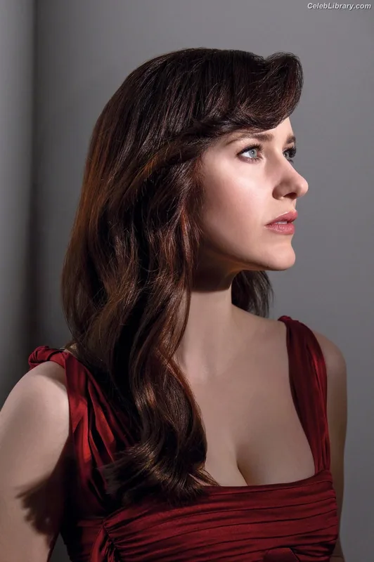 Rachel Brosnahan photo 21 of 1301
