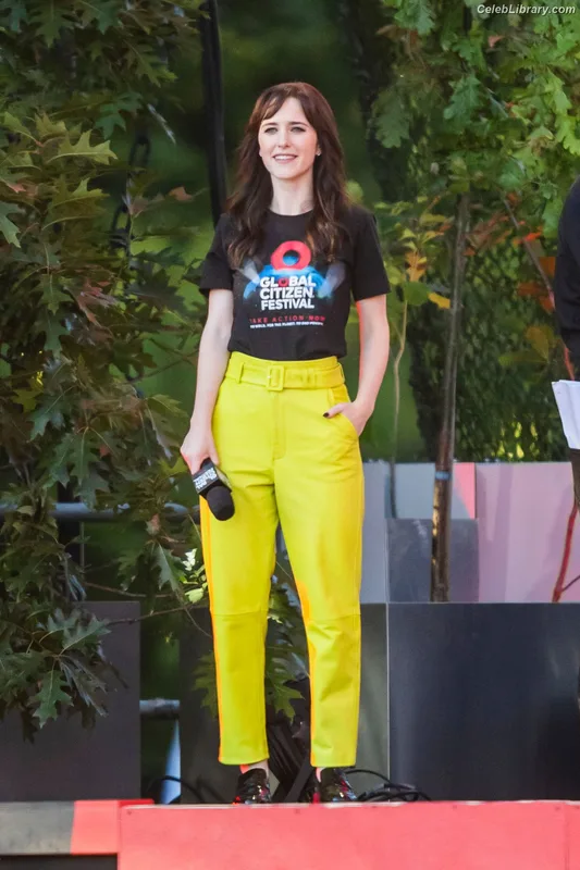 Rachel Brosnahan photo 22 of 1301