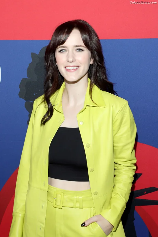 Rachel Brosnahan photo 5 of 1301