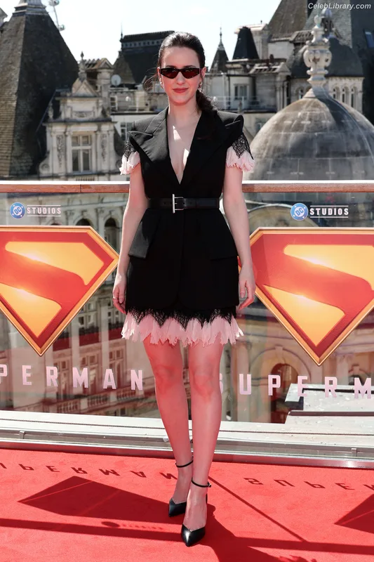 Rachel Brosnahan photo 13 of 1301