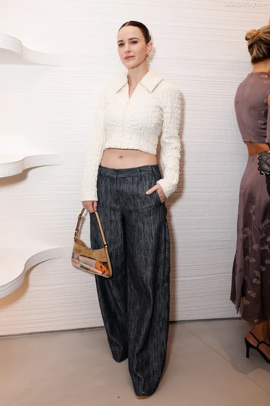 Rachel Brosnahan photo 17 of 1301