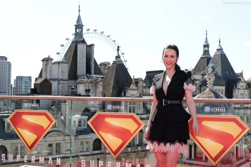 Rachel Brosnahan photo 21 of 1301