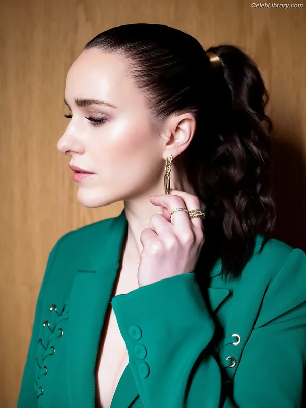 Rachel Brosnahan photo 24 of 1301