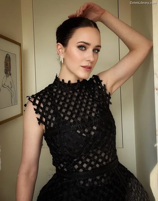 Rachel Brosnahan photo 6 of 1301