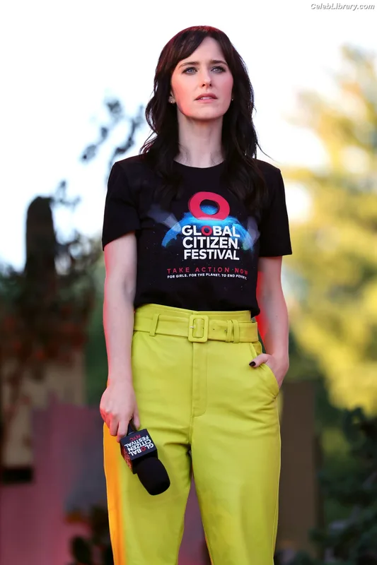 Rachel Brosnahan photo 19 of 1301
