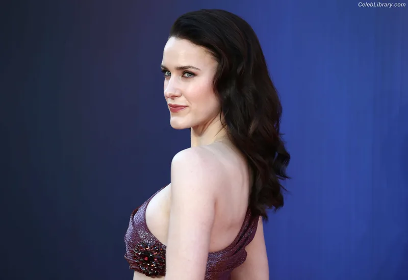 Rachel Brosnahan photo 8 of 1301