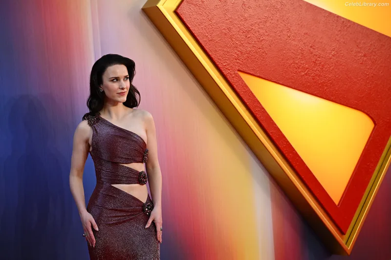 Rachel Brosnahan photo 10 of 1301