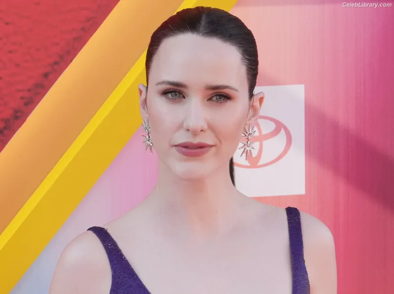 Rachel Brosnahan photo 18 of 1301