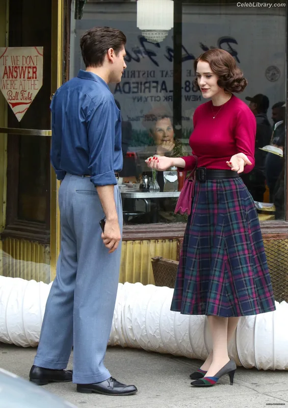 Rachel Brosnahan photo 1 of 1301