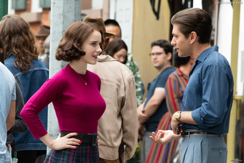 Rachel Brosnahan photo 2 of 1301