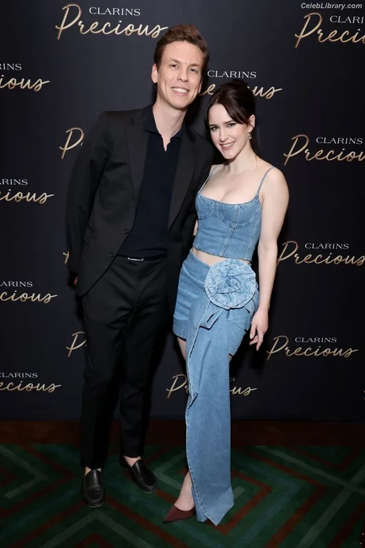 Rachel Brosnahan photo 8 of 1301