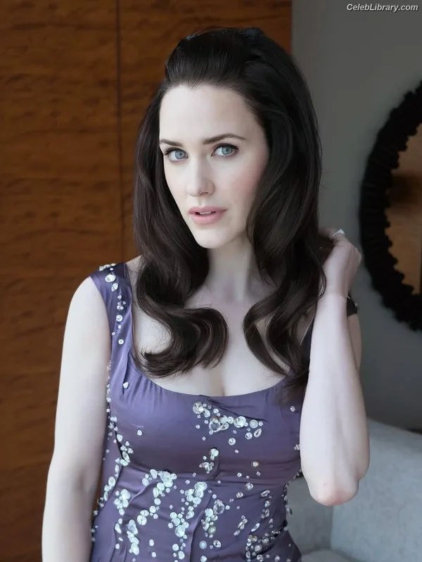 Rachel Brosnahan photo 18 of 1301