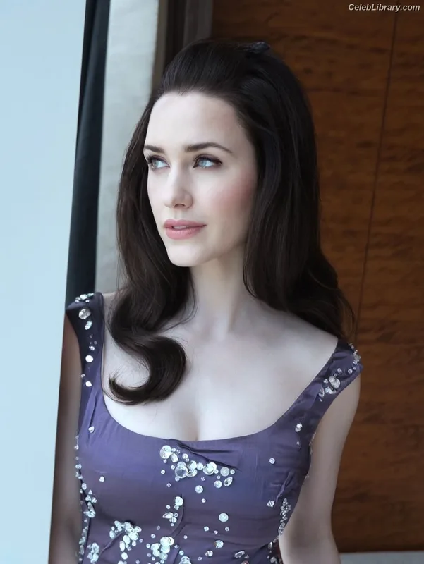 Rachel Brosnahan photo 19 of 1301