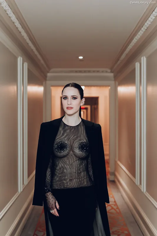 Rachel Brosnahan photo 10 of 1301