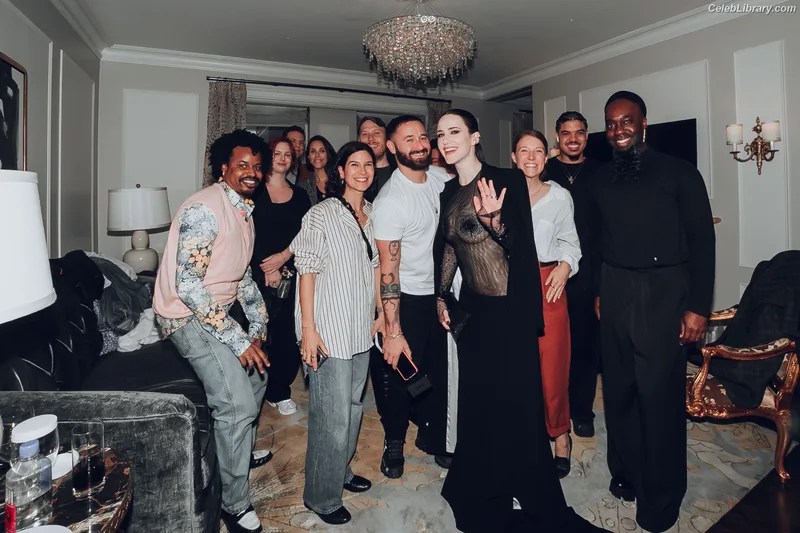 Rachel Brosnahan photo 13 of 1301