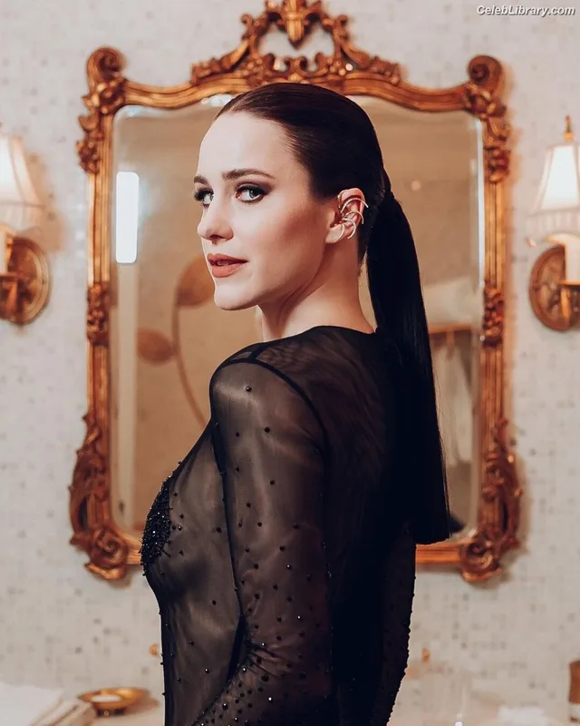 Rachel Brosnahan photo 4 of 1301