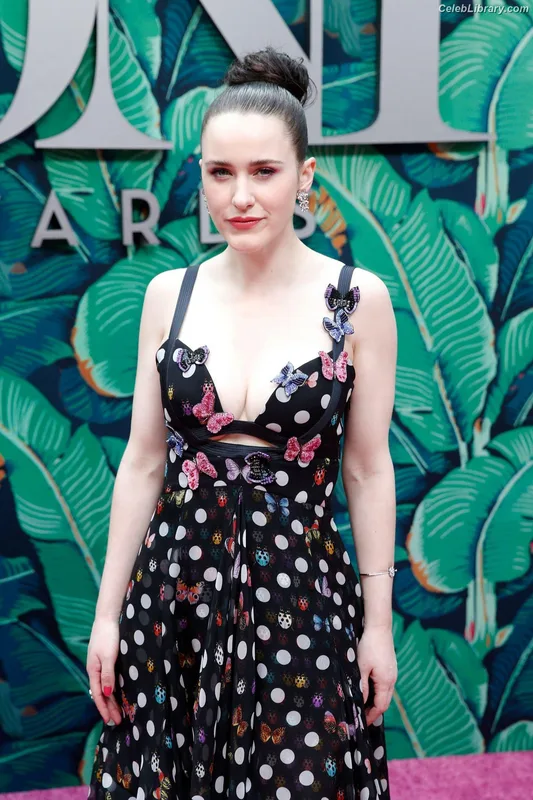 Rachel Brosnahan photo 17 of 1301