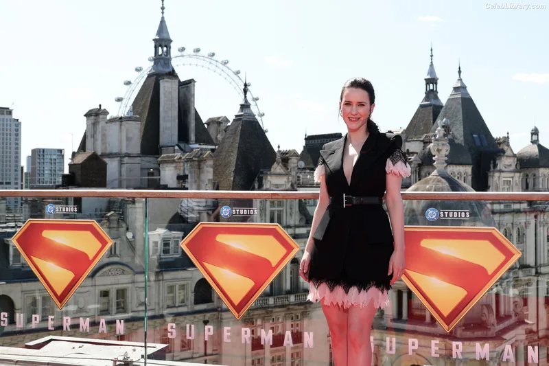 Rachel Brosnahan photo 6 of 1301