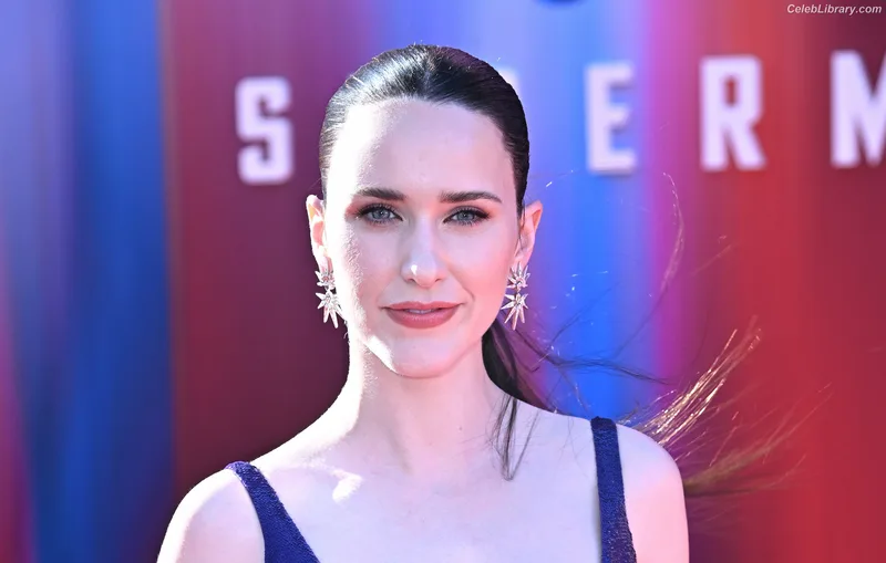 Rachel Brosnahan photo 7 of 1301
