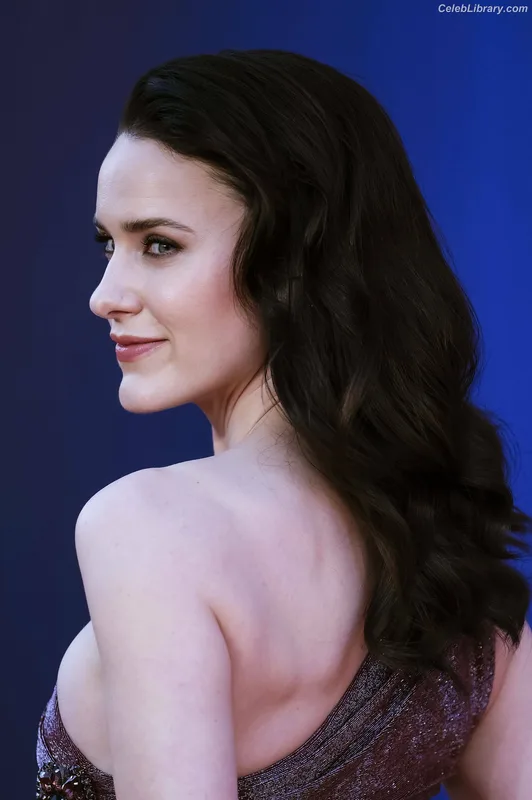 Rachel Brosnahan photo 4 of 1301