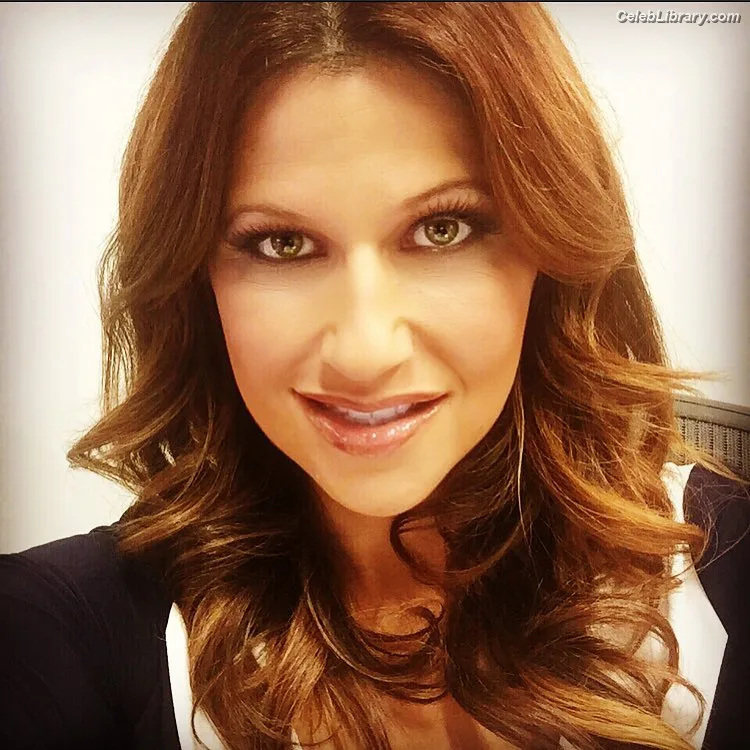 Rachel Nichols photo 2 of 91