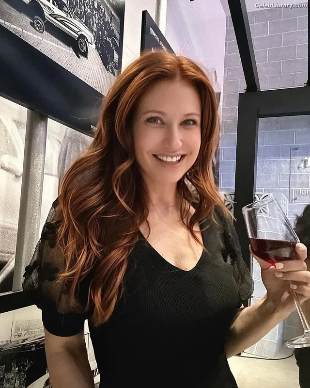 Rachel Nichols photo 9 of 91