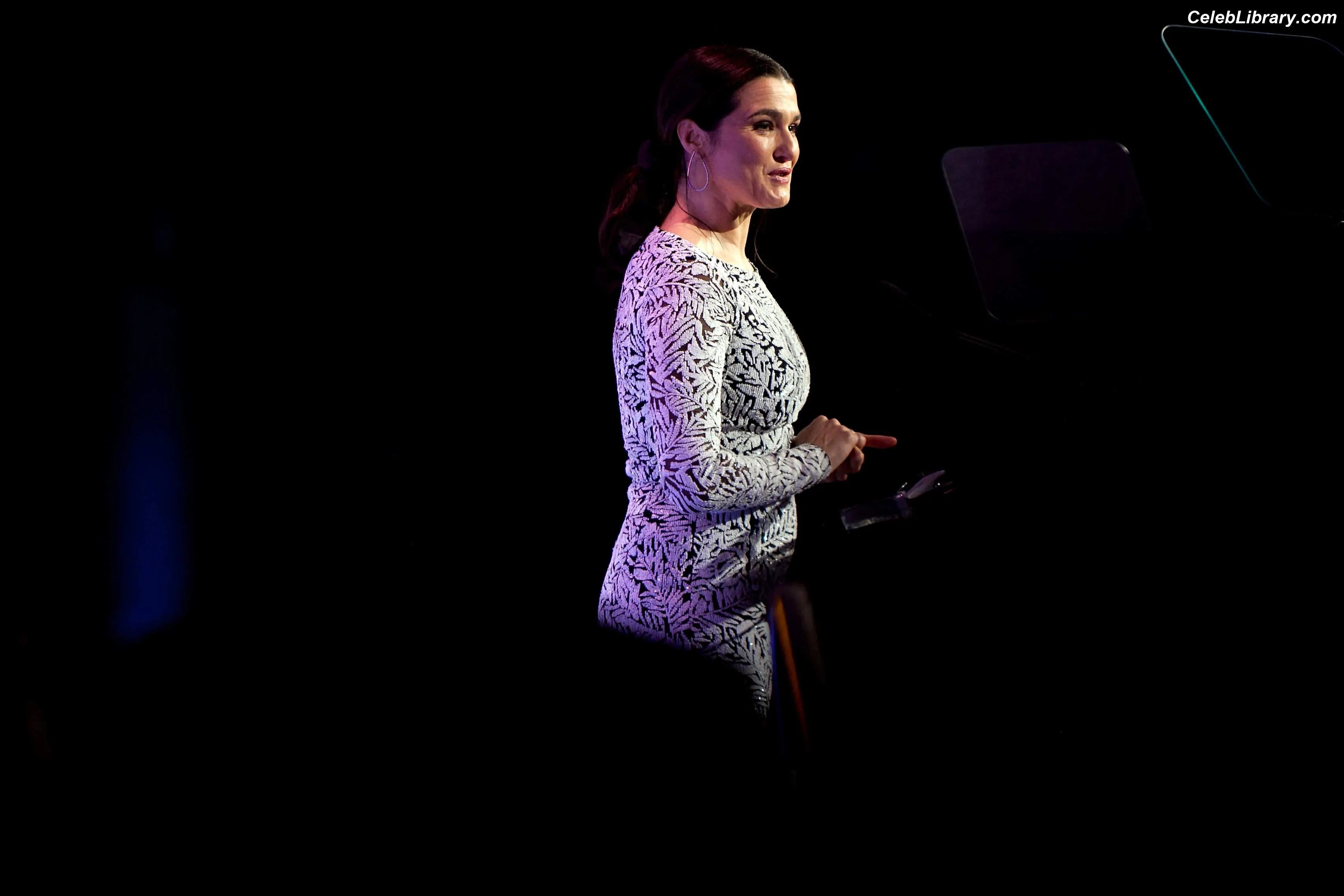Rachel Weisz photo 7 of 330