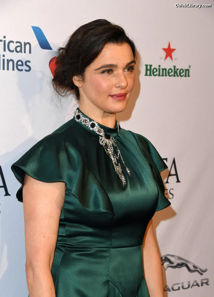 Rachel Weisz photo 18 of 330