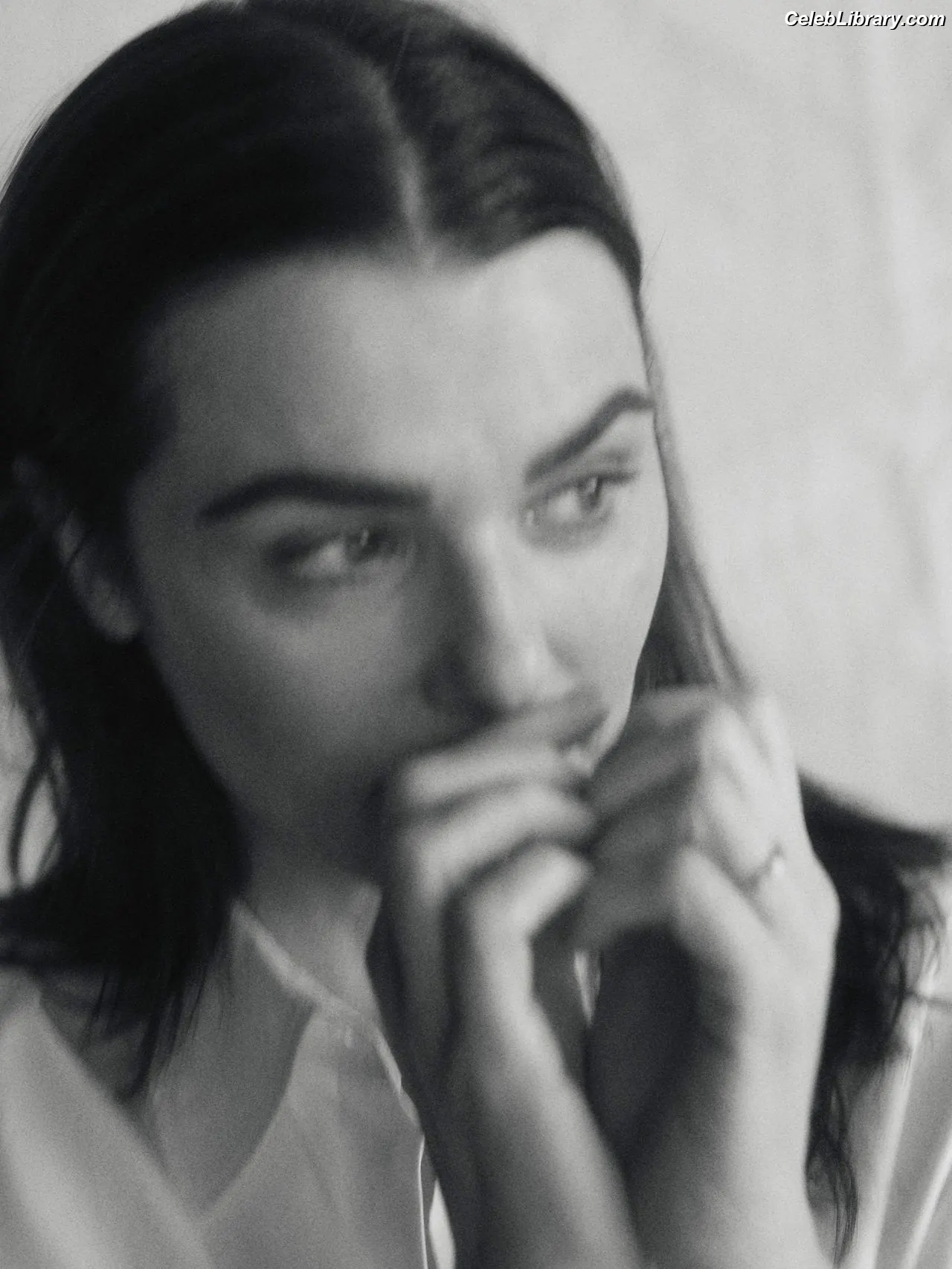 Rachel Weisz photo 2 of 330