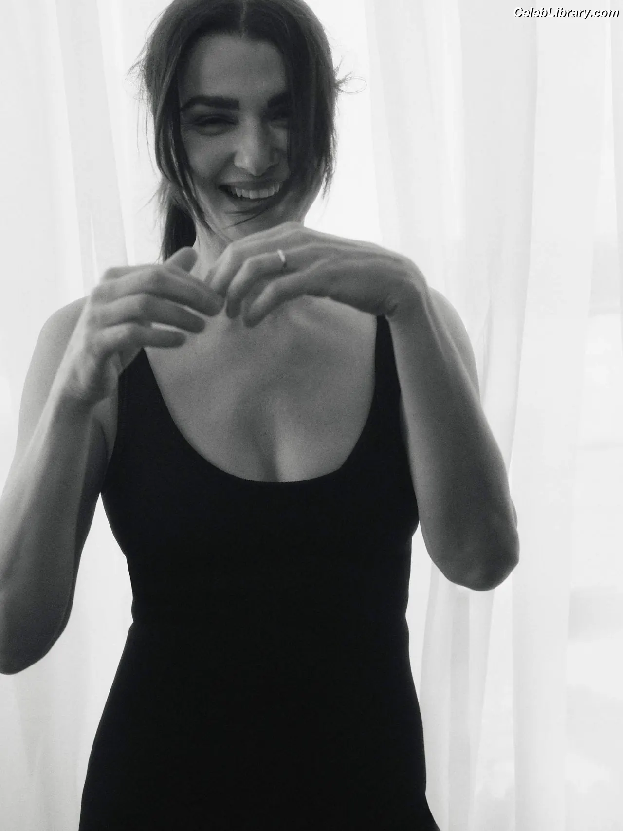 Rachel Weisz photo 5 of 330