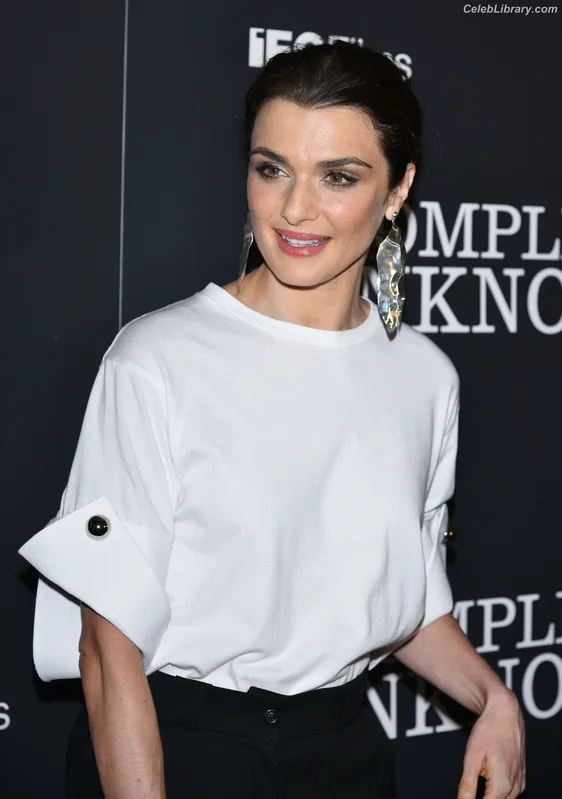 Rachel Weisz photo 4 of 330