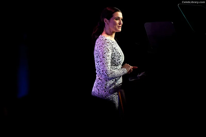 Rachel Weisz photo 7 of 330