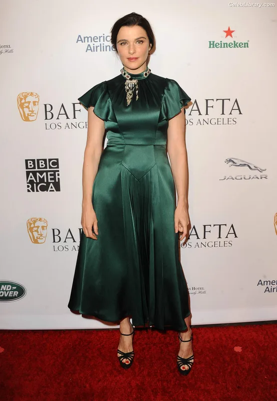 Rachel Weisz photo 4 of 330