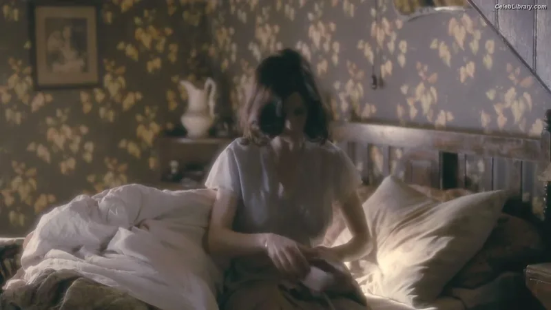 Rachel Weisz photo 21 of 330
