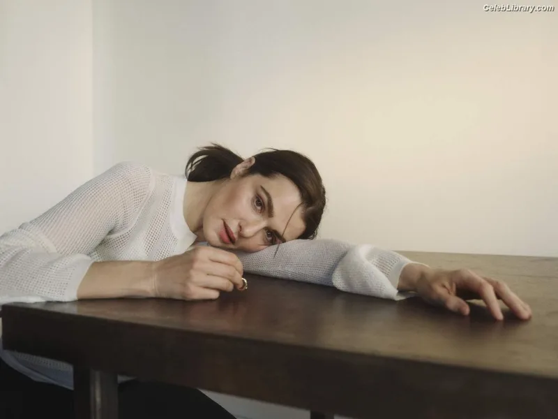 Rachel Weisz photo 1 of 330