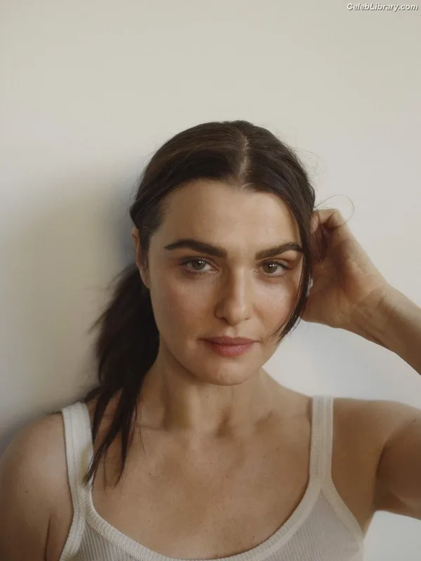 Rachel Weisz photo 4 of 330