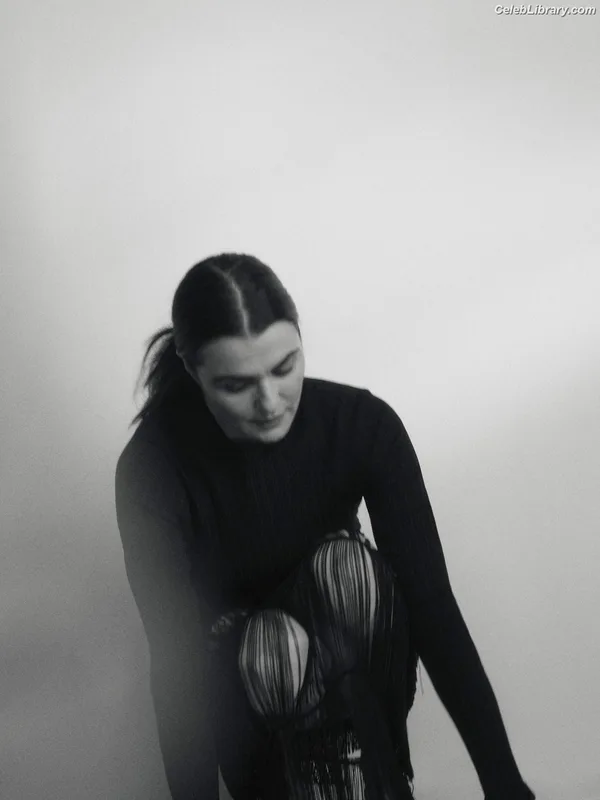 Rachel Weisz photo 10 of 330