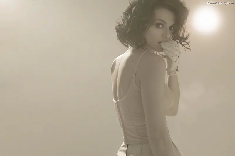 Rachel Weisz photo 15 of 330