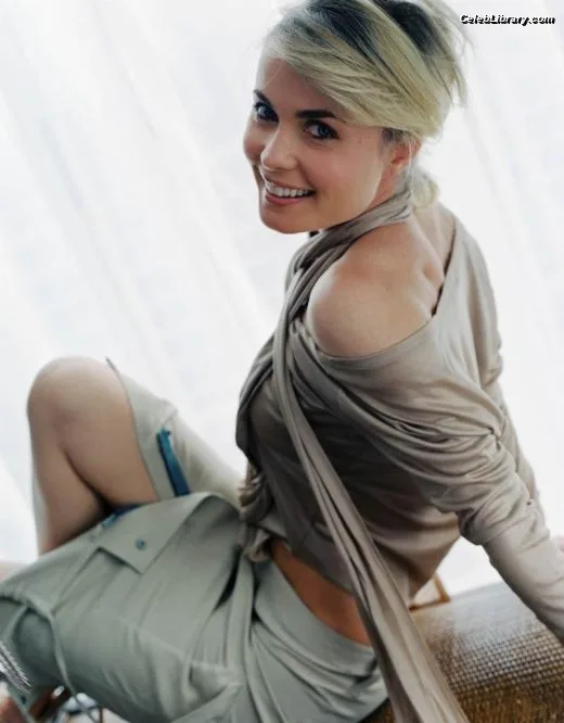 Radha Mitchell photo 18 of 42