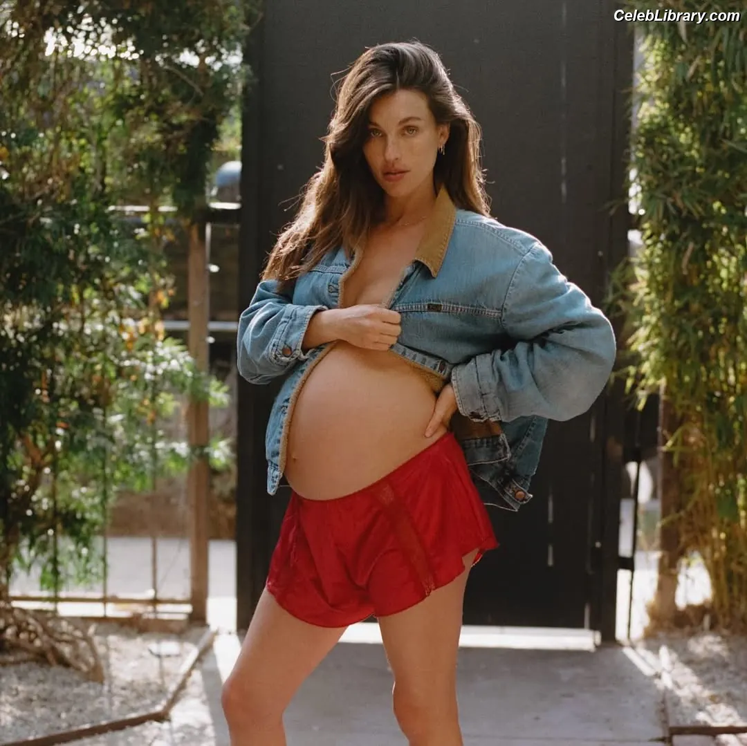 Rainey Qualley photo 22 of 141