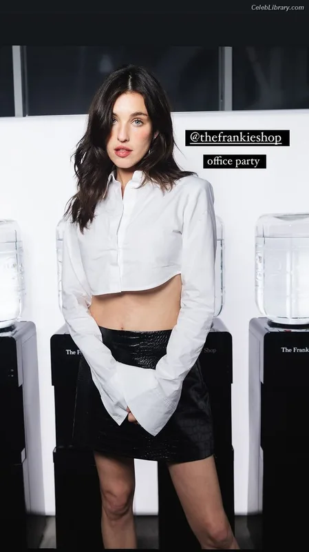 Rainey Qualley photo 6 of 142