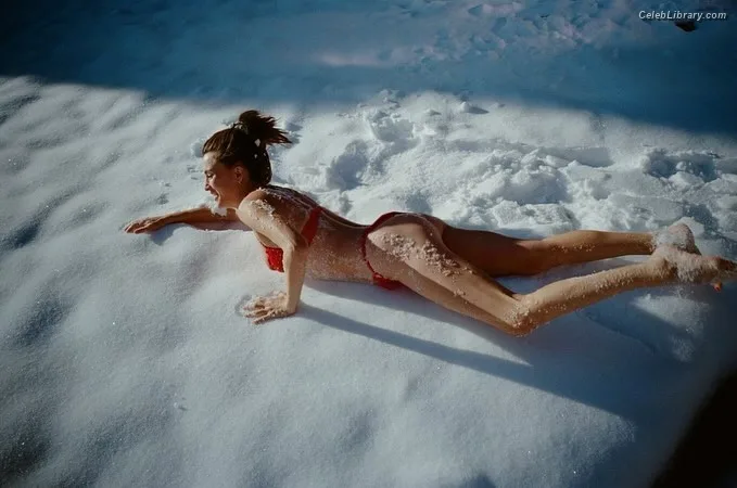 Rainey Qualley photo 7 of 142